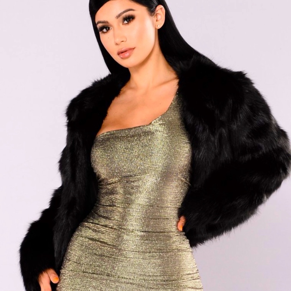 Faux fur coat - Picture 3 of 3